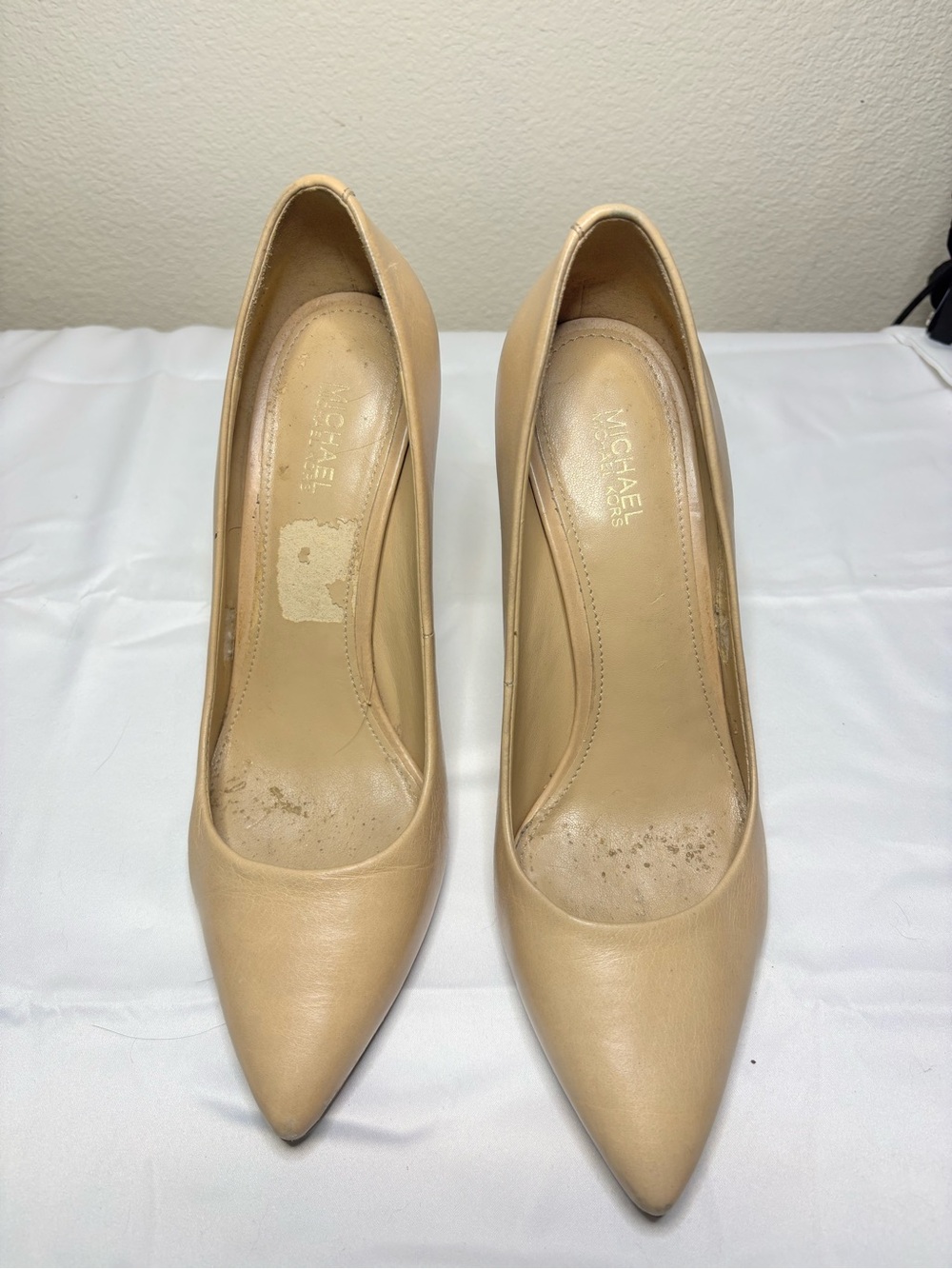 Michael Kors Beige Leather Pointed-Toe Pumps